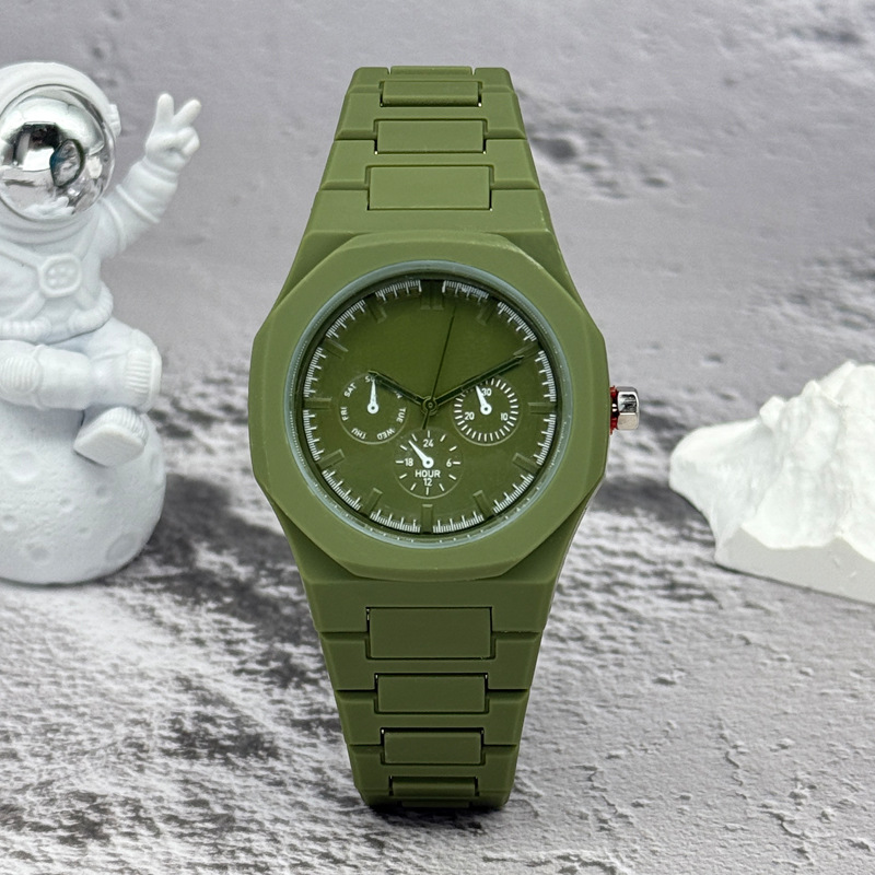 Famous Brand Fake Three-Eyed D - Luxury Watch Exhibition review and price